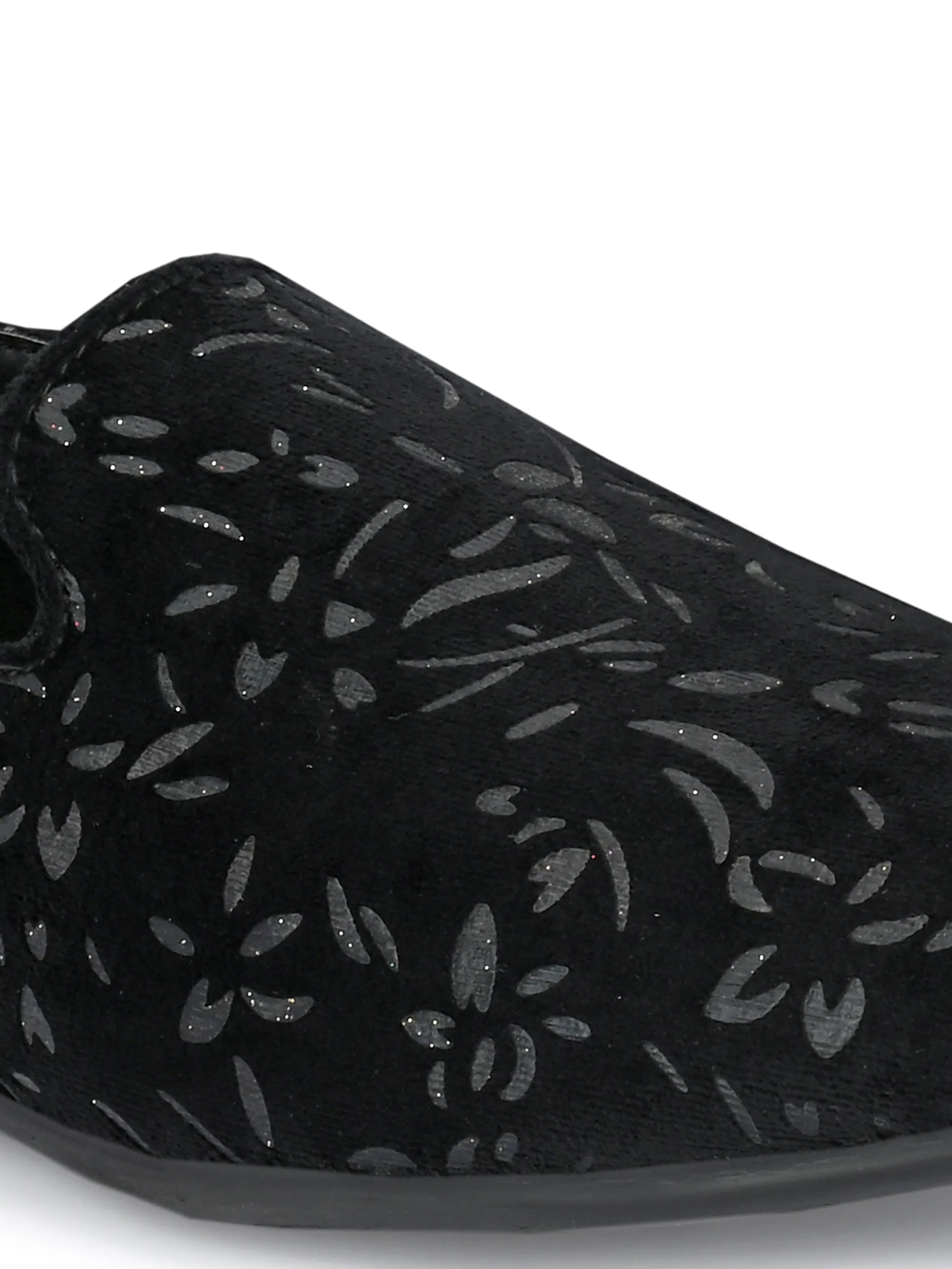 Baoli Black Slip-Ons