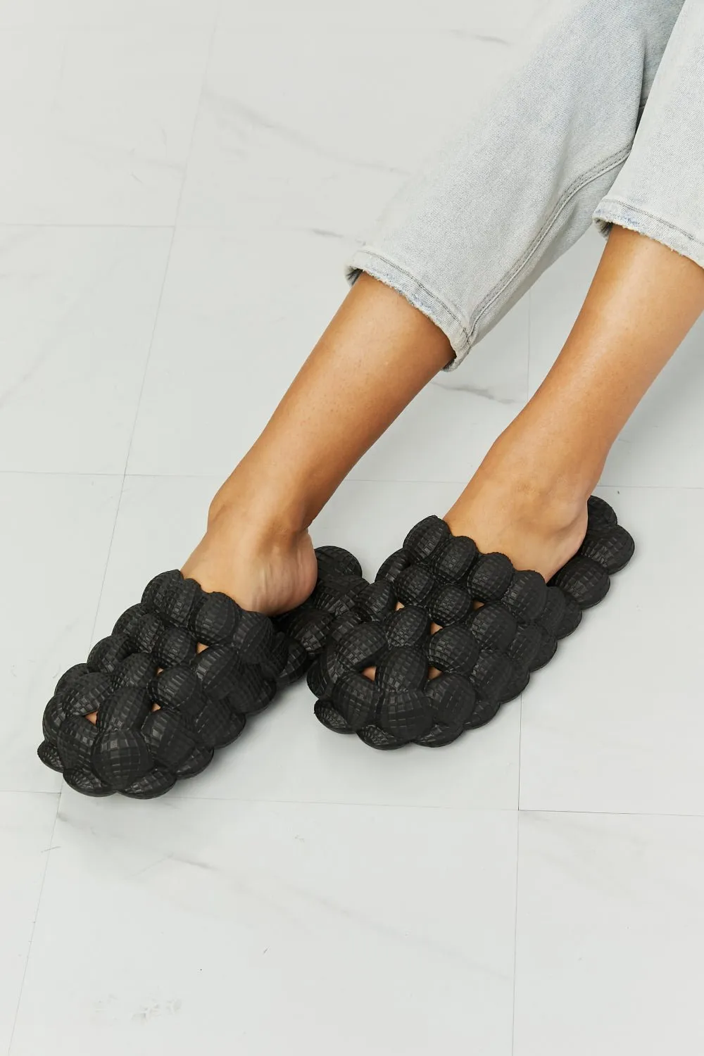 Bubble Slipper Slides in Black