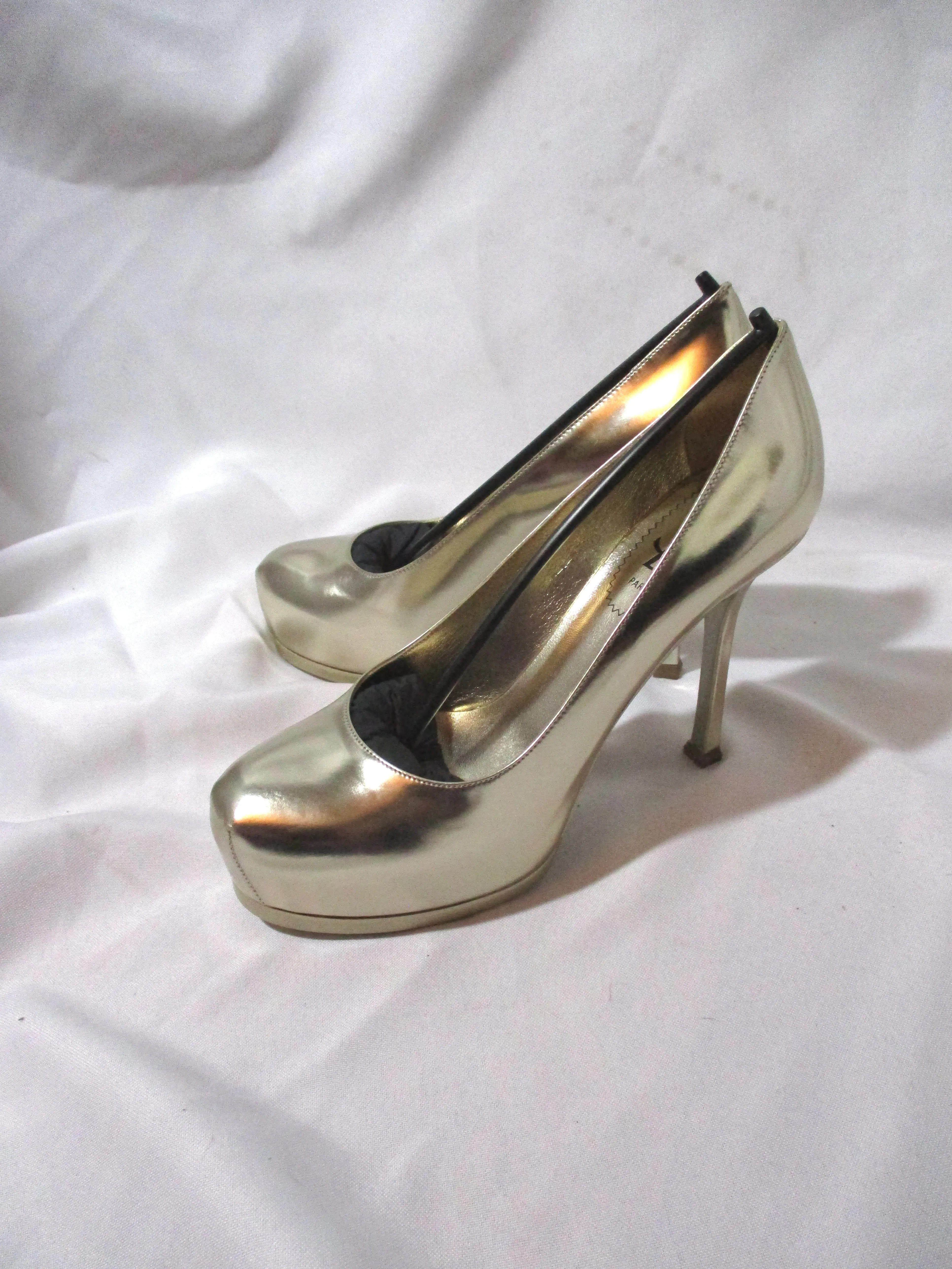 NEW NWT  YVES SAINT LAURENT PARIS Stiletto Heel PUMP SHOE 36 GOLD